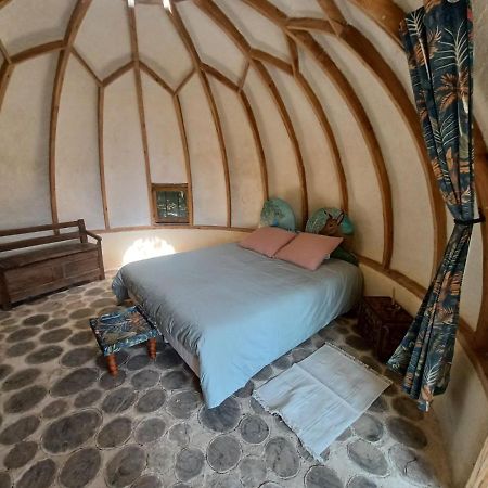 Sarl Verrerie Royale Val-Couesnon Екстериор снимка
